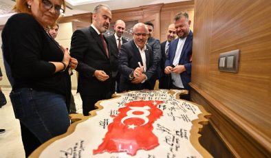 Bursa Büyükşehir Meclisi imzalarıyla tarihe not düştü