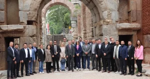 a-parti-iznik-bursanin-anahtari-olacak-NfJDgS7D.webp