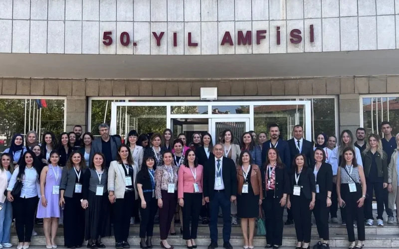 Ankara’da “Ankara Çocuk Acil Ve Çocuk Yoğun Bakım Hemşireliği Sempozyumu” gerçekleştirildi
