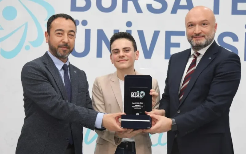 BTÜ’de A Milli Satranççı Ediz Gürel: Hedefim dünya şampiyonluğu