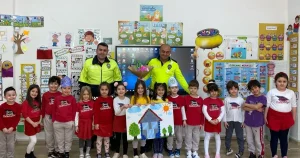 bursa-gemlikte-miniklere-trafik-bilinci-asilandi-8C3QCAq7.webp