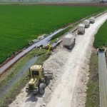 Büyükşehir, karayolları standartlarında yol yapıyor