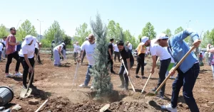 diyarbakirda-engelliler-fidan-dikerek-gelecege-nefes-oldu-JlNGZJul.webp