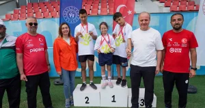 dosd-meram-spor-kulubune-madalya-yagmuru-asHAI1tc.webp