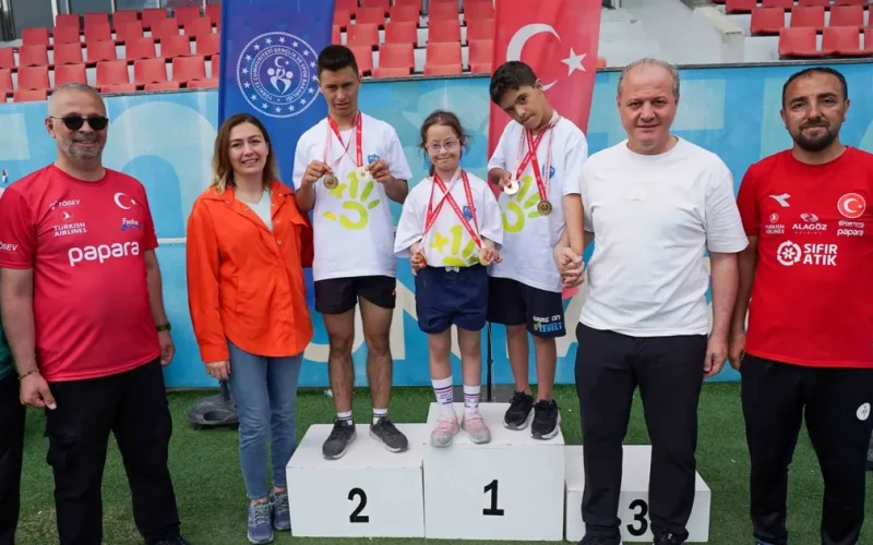 DOSD Meram Spor Kulübüne madalya yağmuru