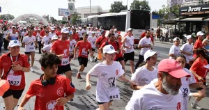 izmir-karabaglarda-19-mayis-coskusu-L7ztVXL8.webp