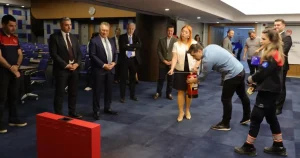 izmirde-turizm-isletmeleri-afet-guvenligi-icin-bir-araya-geldi-Xknpibtq.webp