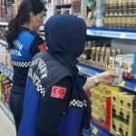 Kocaeli zabıtasından market denetimi