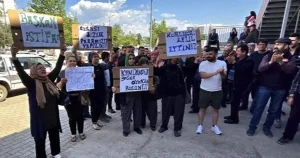 kumluca-pazaryerinde-esnaf-belediye-gerilimi-8z9px2xZ.webp