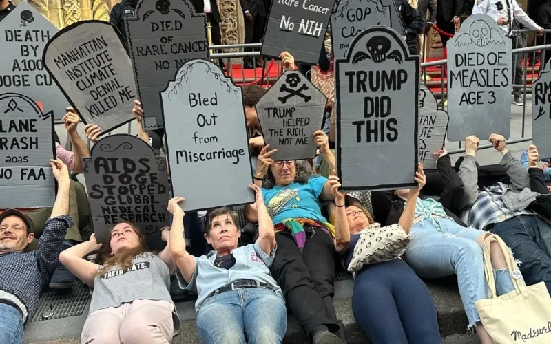 Manhattan’da ‘Milyarder Galasına’ protesto şoku!