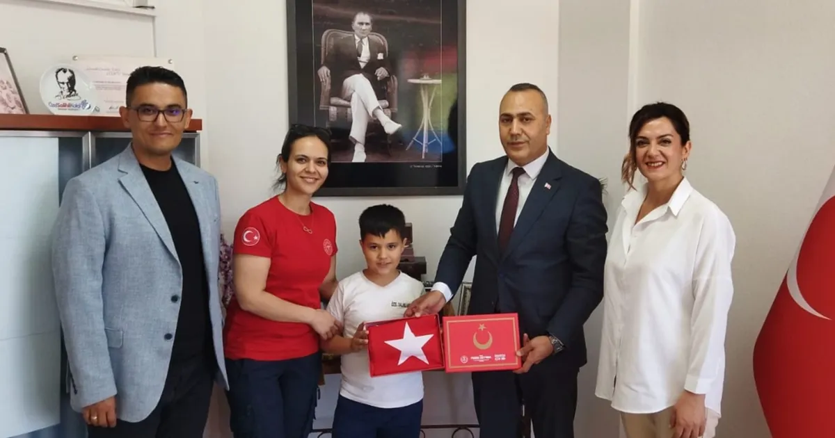 manisa-buyuksehir-sehit-suleyman-gurun-oglunun-ozel-gununu-unutmadi-8ZCr3j7V.webp