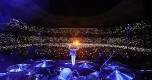 mor-ve-otesinden-izmirde-dev-konser-dunya-capinda-bir-stadyum-konseri-6rF7L5bl.webp