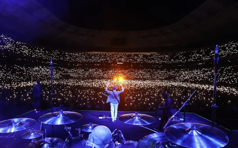 Mor ve Ötesi’nden İzmir’de dev konser… Dünya çapında bir stadyum konseri