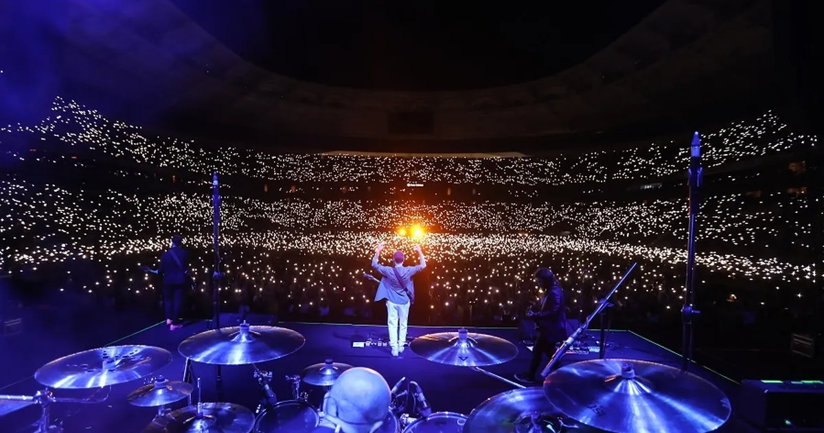 mor-ve-otesinden-izmirde-dev-konser-dunya-capinda-bir-stadyum-konseri-6rF7L5bl.webp